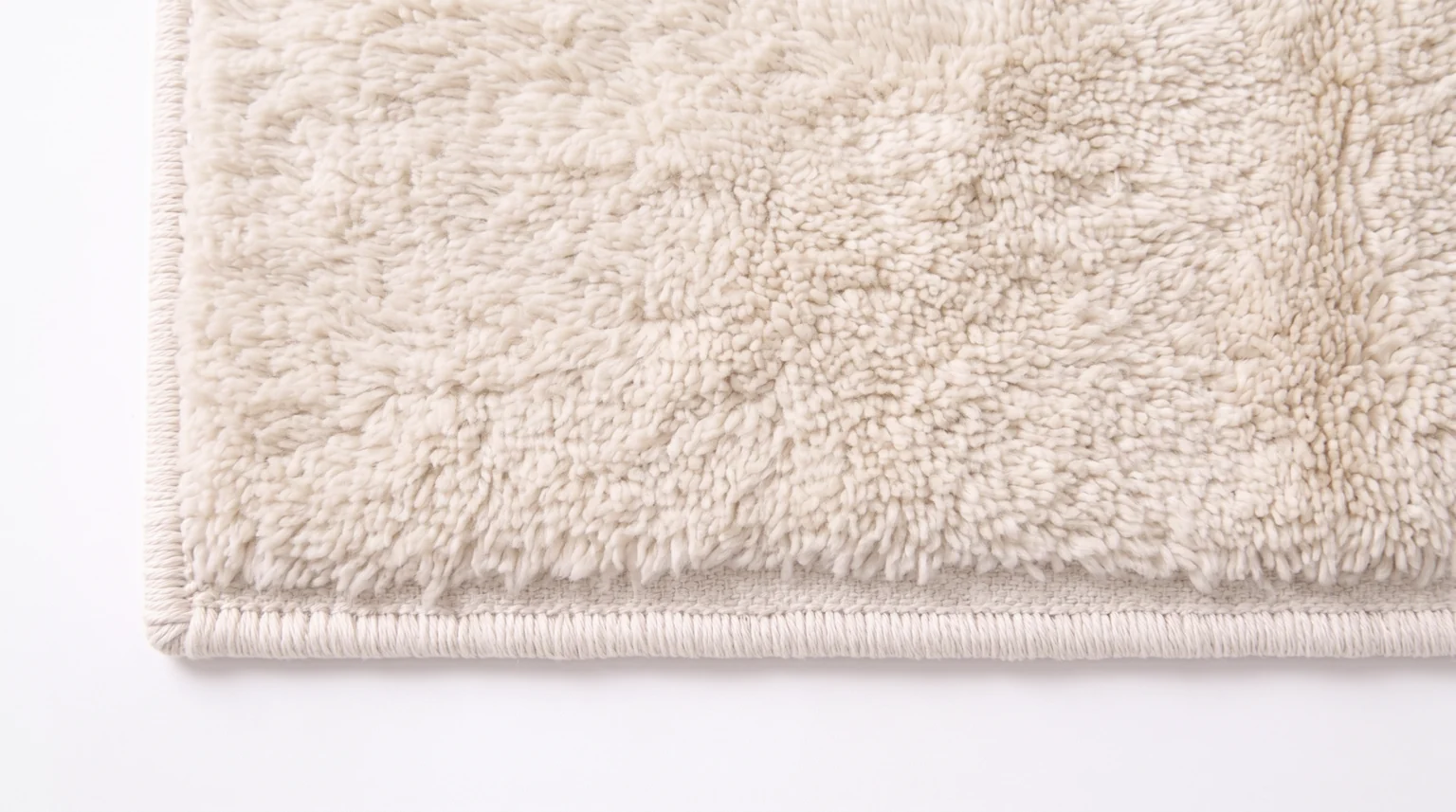 Classic and runner rug edge without tassels